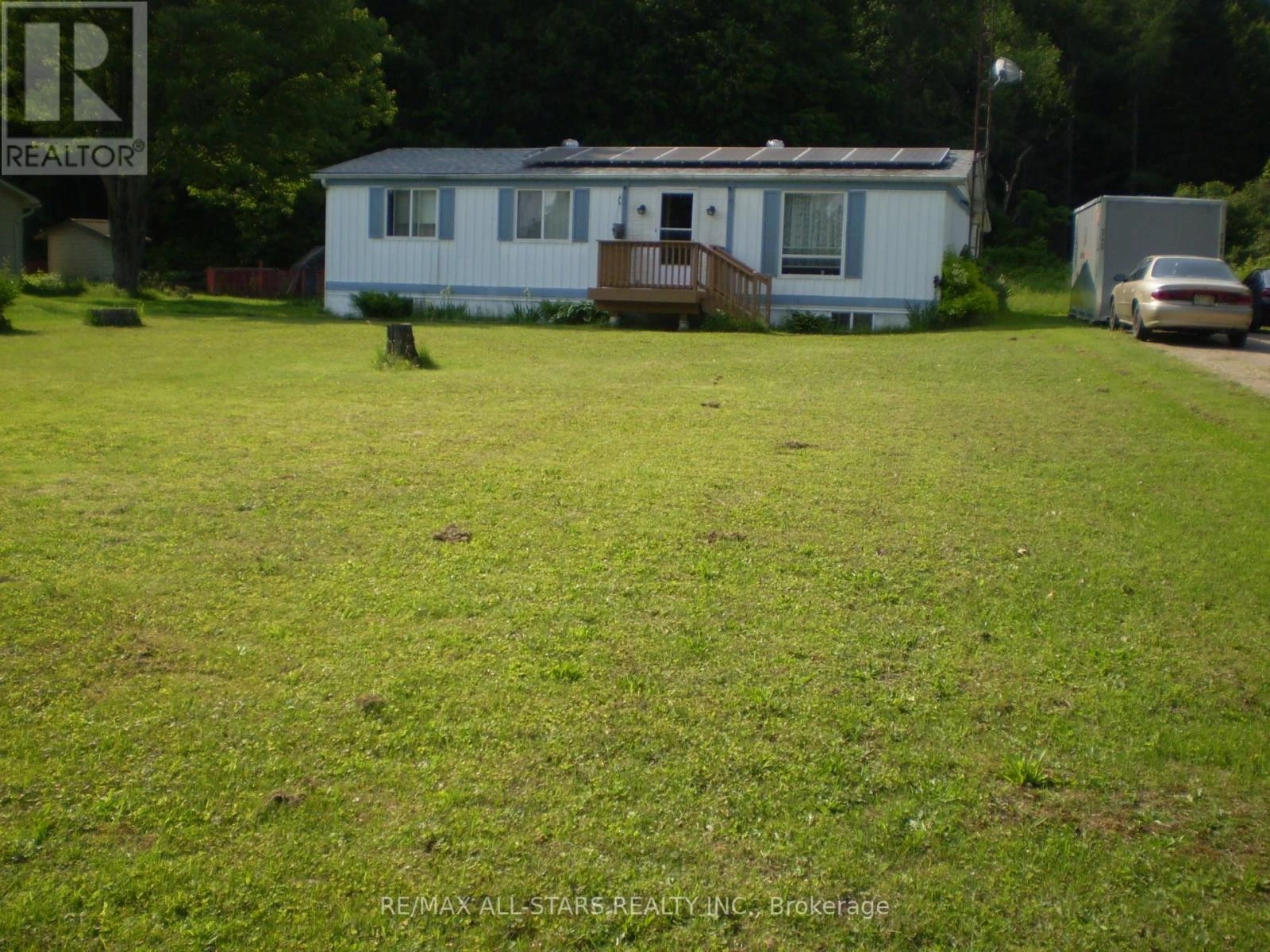 1225 Spring Valley Road, Minden Hills, Ontario  K0M 2K0 - Photo 2 - X12298012