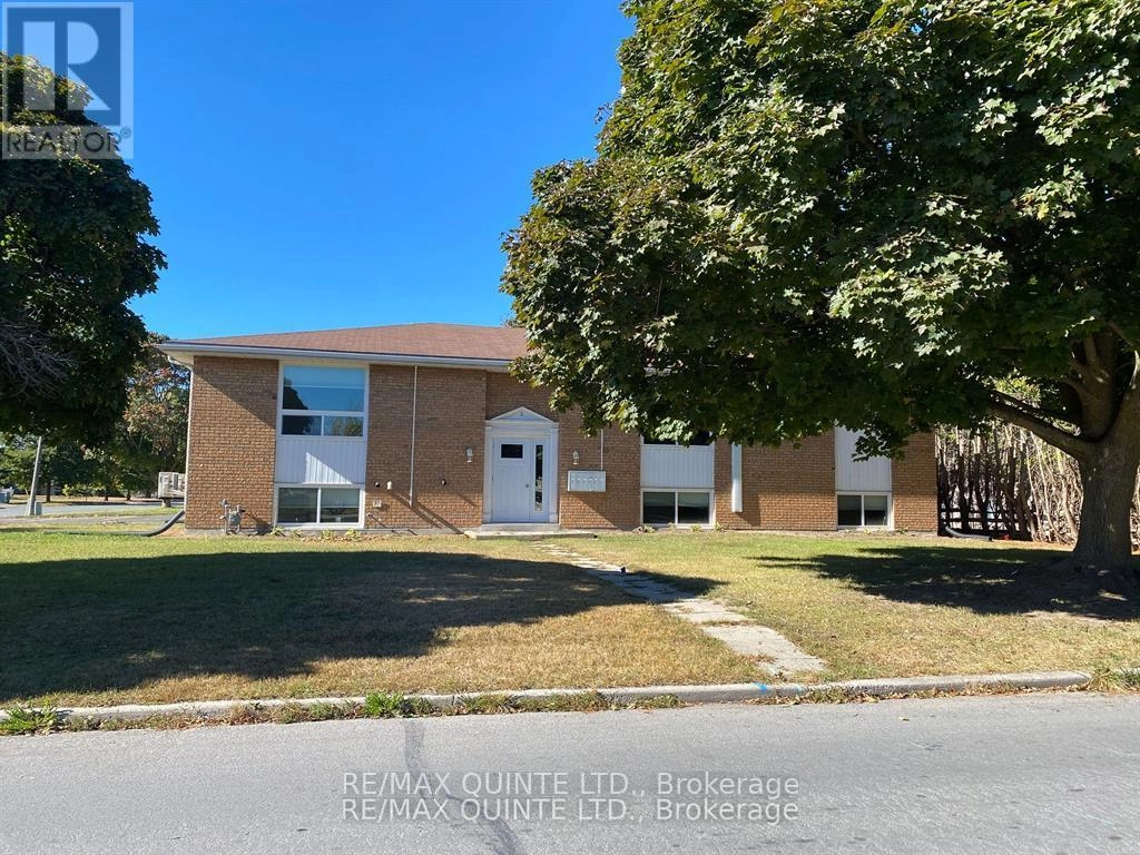 6 - 2 Village Drive, Belleville, Ontario  K8P 4J8 - Photo 1 - X12298341