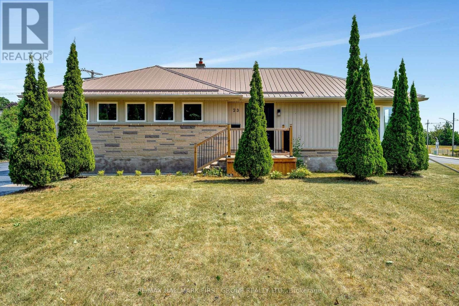 23 Third Avenue, Quinte West, Ontario  K8V 5N1 - Photo 2 - X12298813