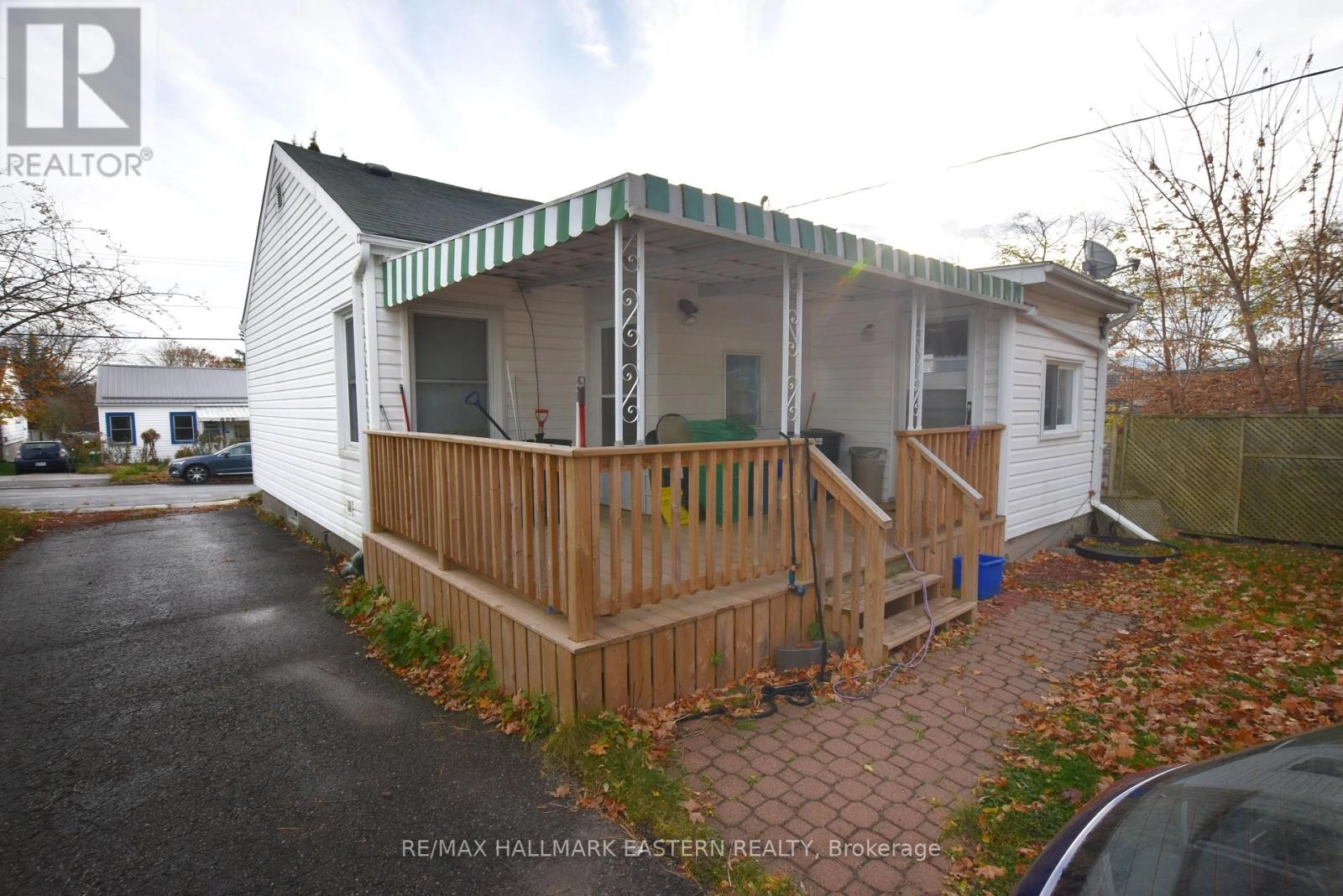 677 Park Street N, Peterborough North, Ontario  K9H 4S4 - Photo 1 - X12298821