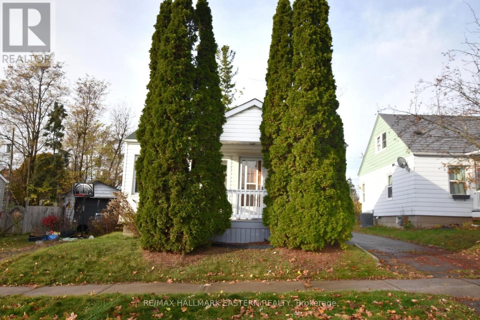 677 Park Street N, Peterborough North, Ontario  K9H 4S4 - Photo 2 - X12298821