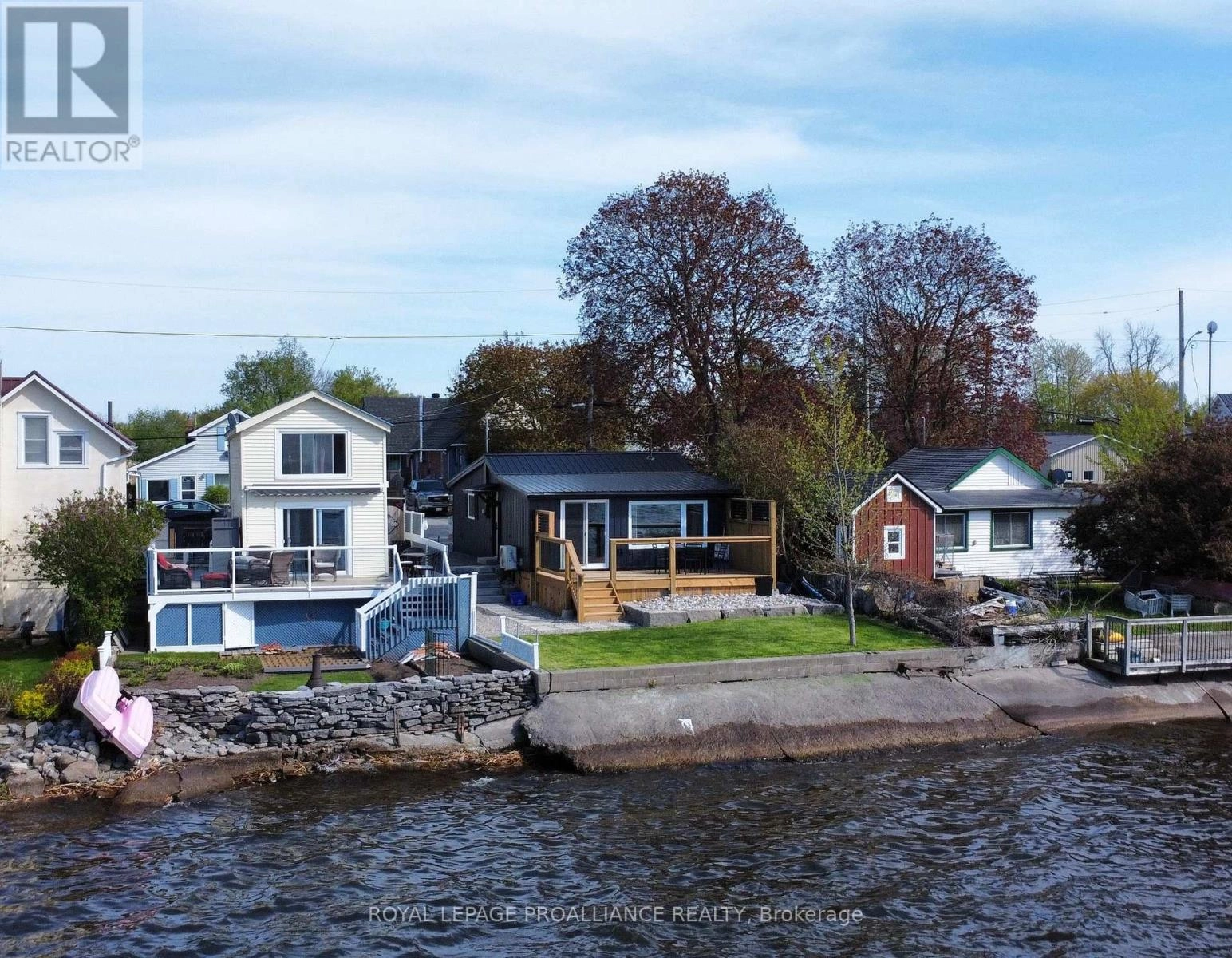 80 Ridley Street, Prince Edward County, Ontario  K8N 4Z1 - Photo 1 - X12300138
