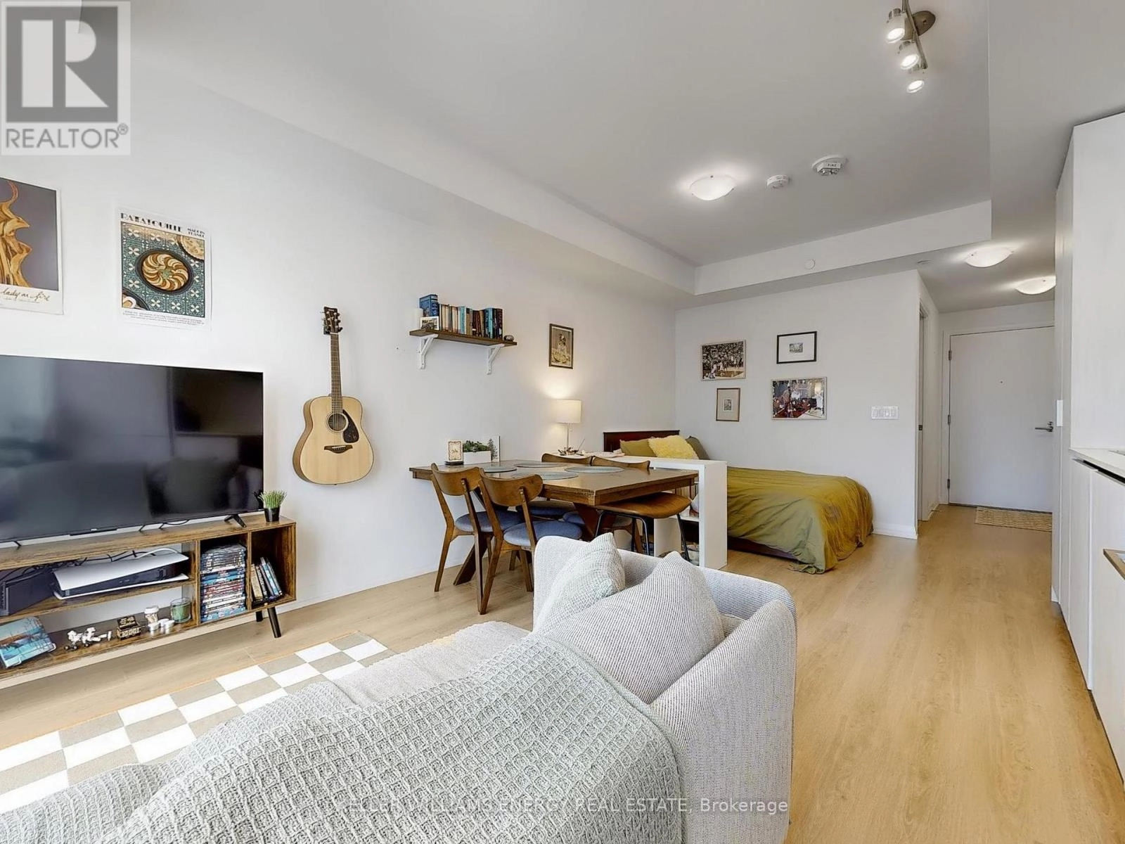 4008 - 8 Widmer Street, Toronto, Ontario  M5V 2E7 - Photo 2 - C12292842