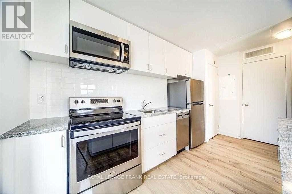 8 - 1720 Simcoe Street N, Oshawa, Ontario  L1G 4X9 - Photo 2 - E12300711