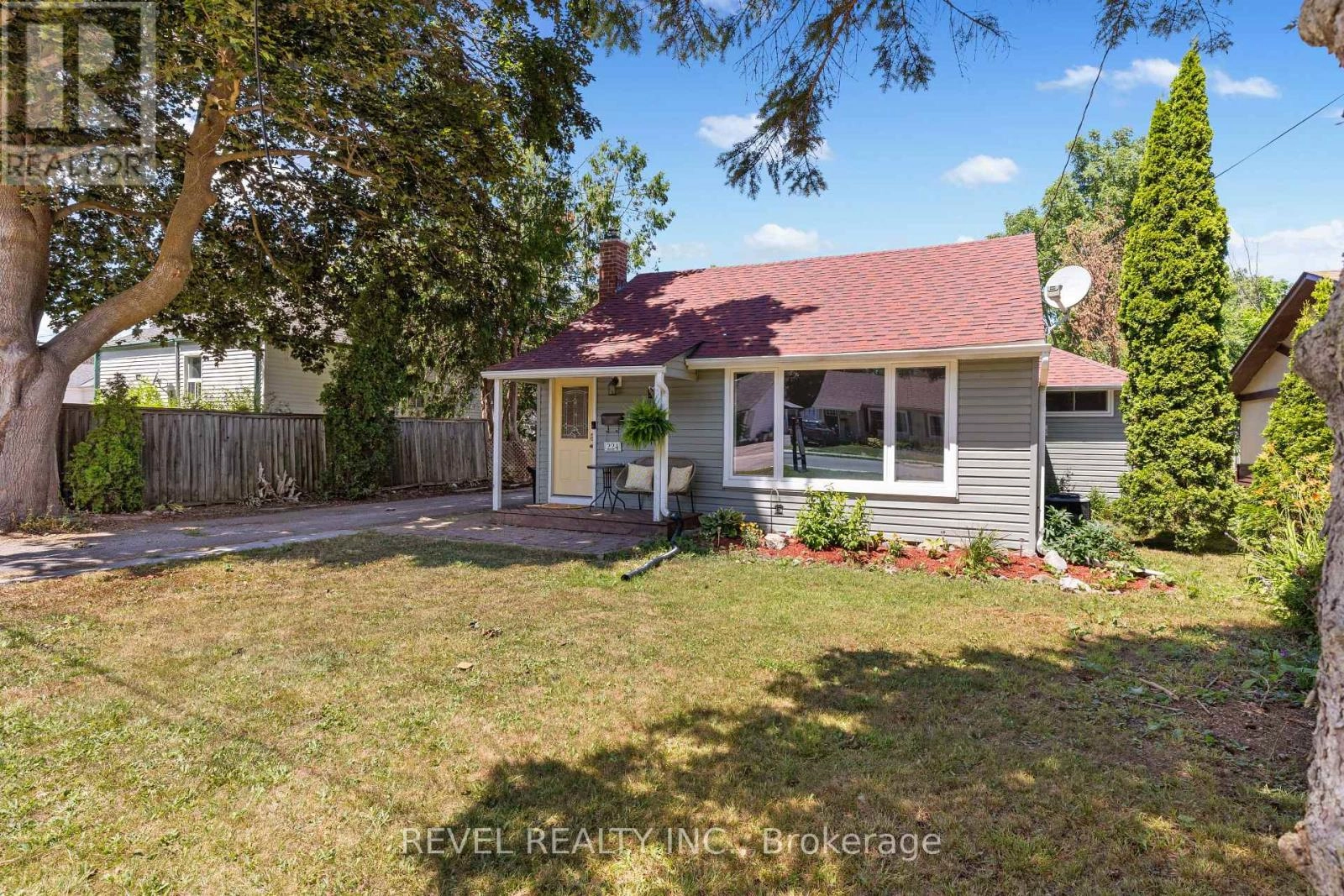 224 Ardmore Avenue, Kawartha Lakes, Ontario  K9V 2T5 - Photo 3 - X12301667