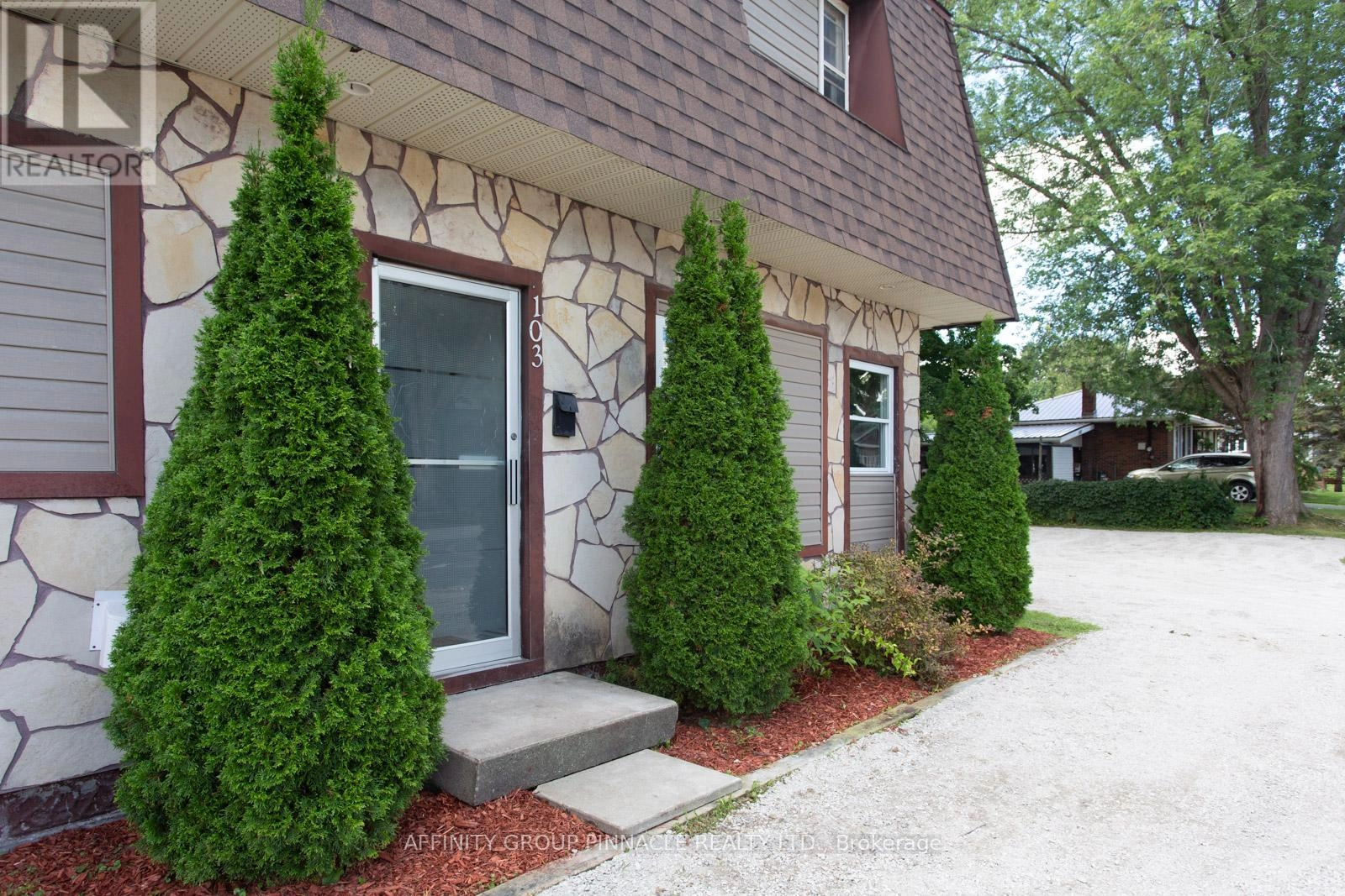103 Durham Street W, Kawartha Lakes, Ontario  K9V 2R2 - Photo 3 - X12301741