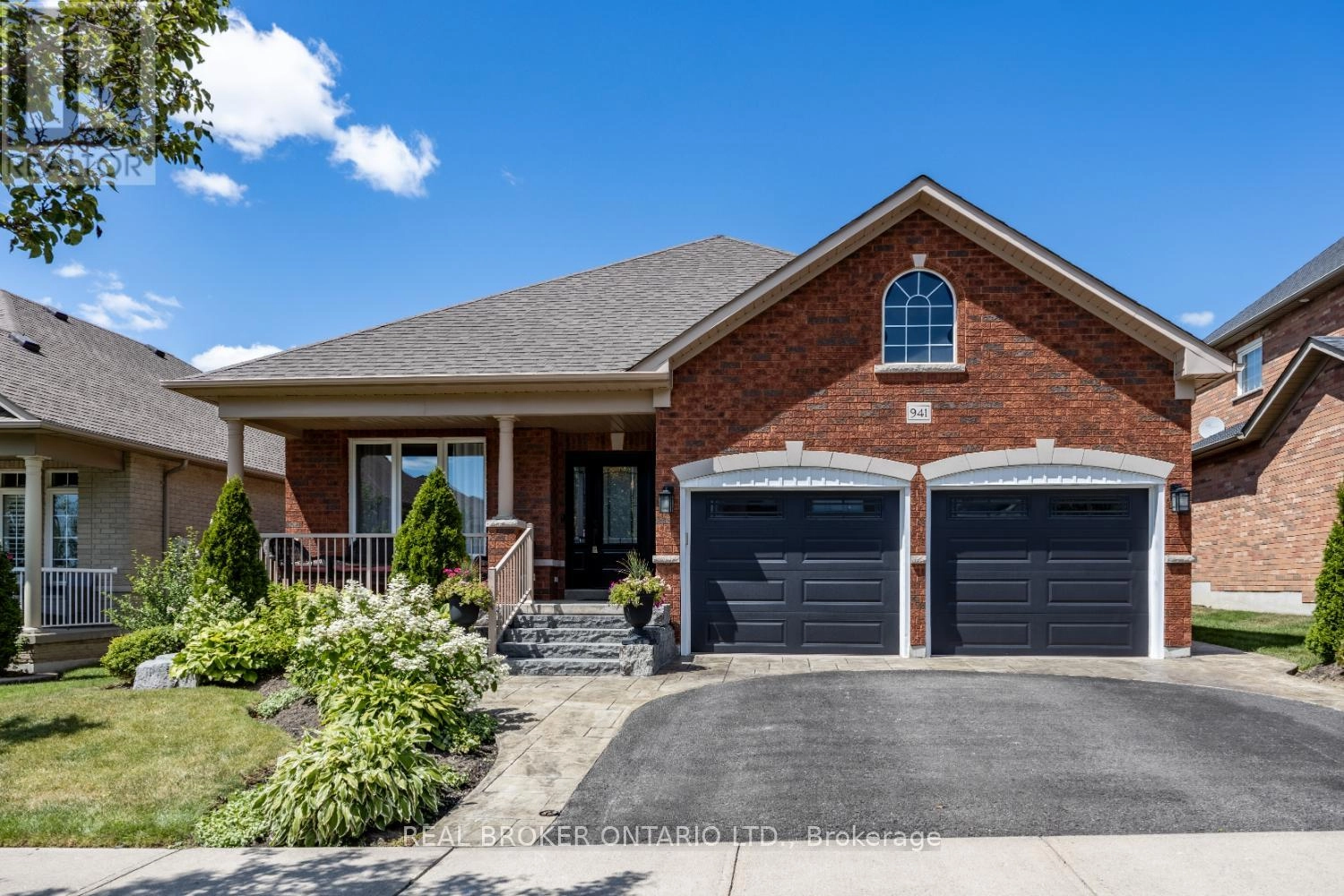 941 Greenleaf Circle, Oshawa, Ontario  L1K 2W8 - Photo 1 - E12302753