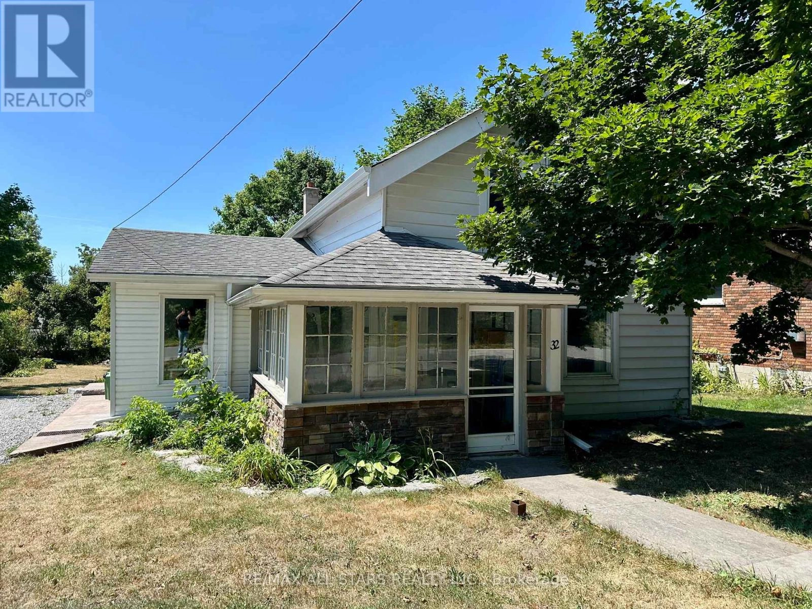 32 Bond Street E, Kawartha Lakes, Ontario  K0M 1N0 - Photo 1 - X12016599