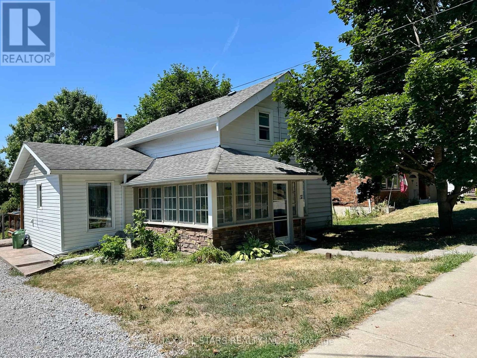 32 Bond Street E, Kawartha Lakes, Ontario  K0M 1N0 - Photo 2 - X12016599