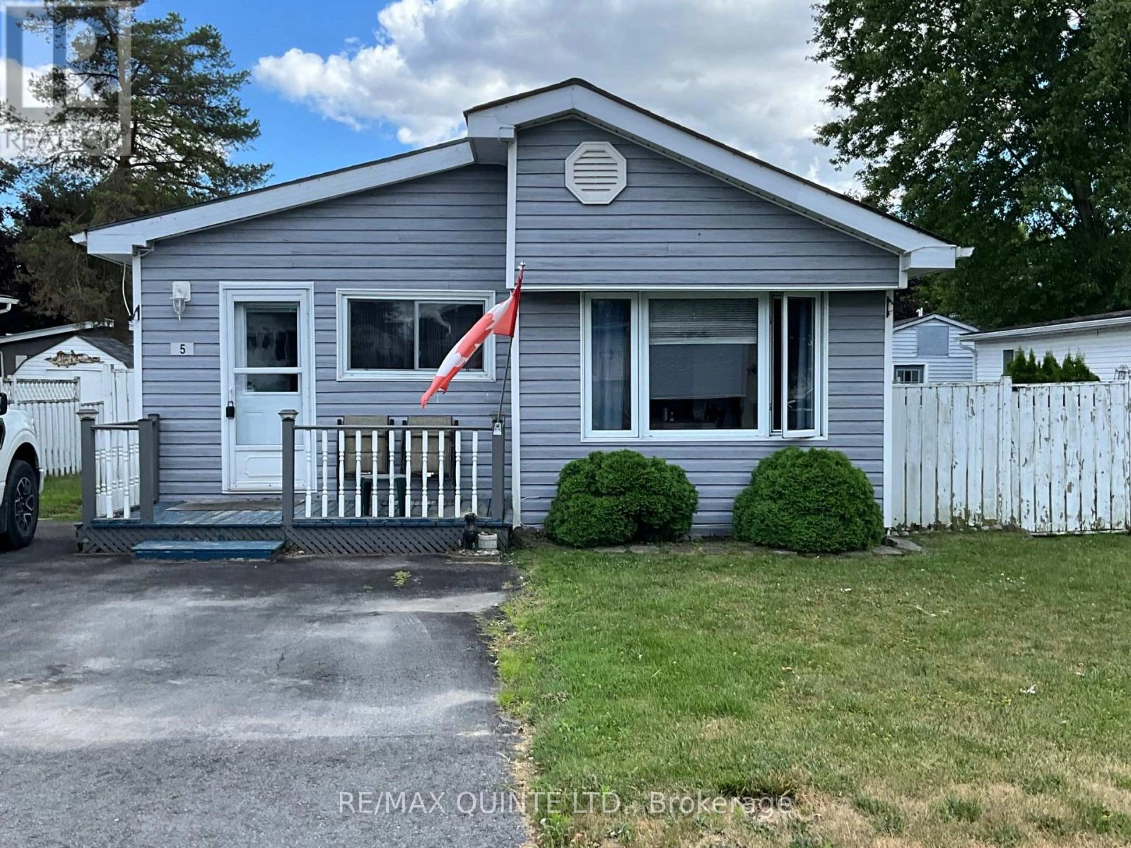 5 Oriole Lane, Quinte West, Ontario  K8M 4Z3 - Photo 1 - X12303407