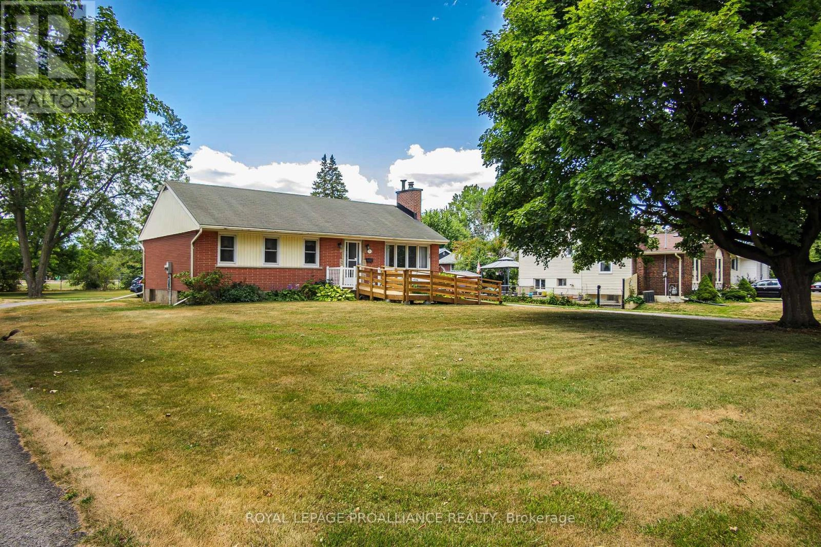 9 Maple Drive, Belleville, Ontario  K8P 2P7 - Photo 2 - X12302476