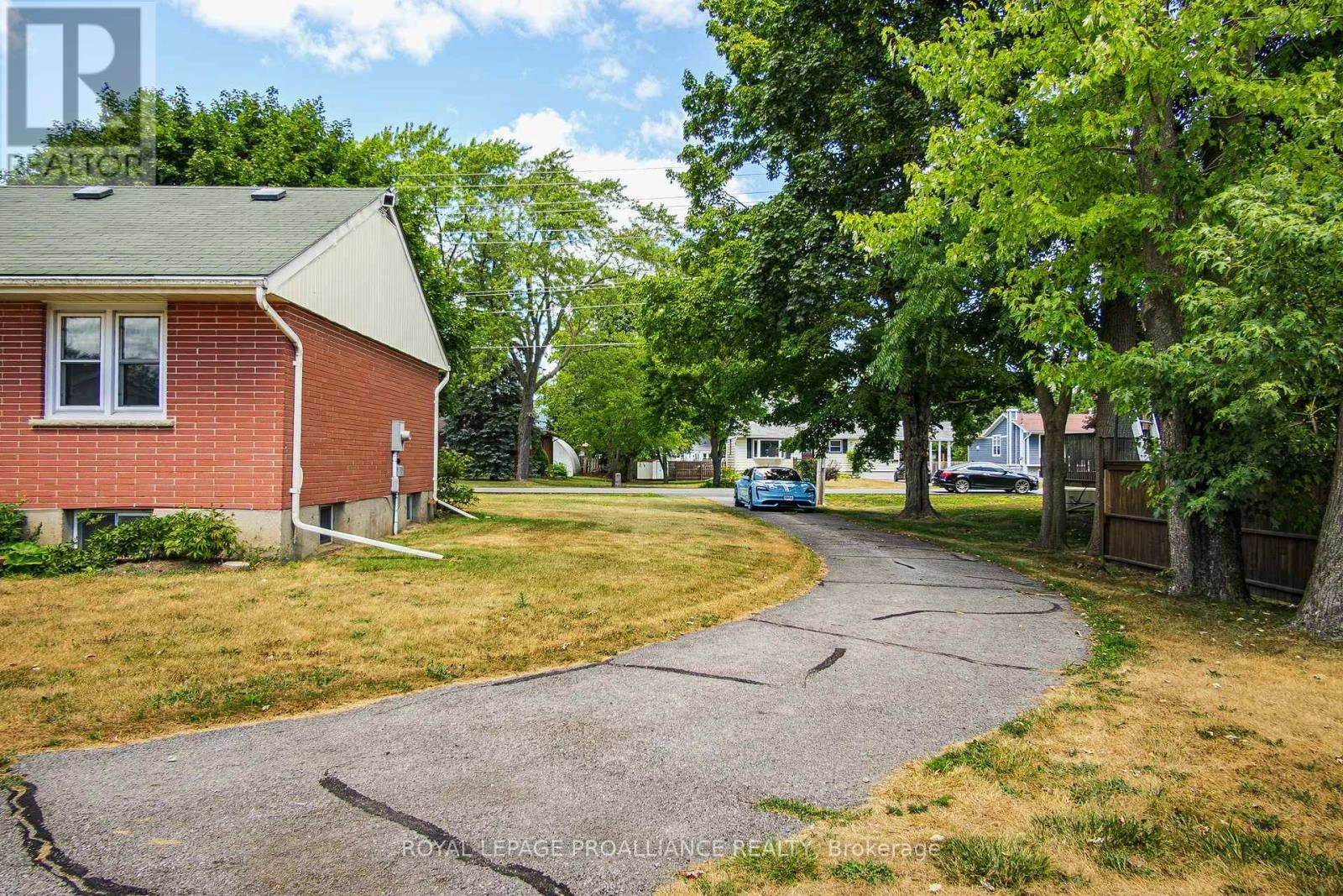 9 Maple Drive, Belleville, Ontario  K8P 2P7 - Photo 3 - X12302476