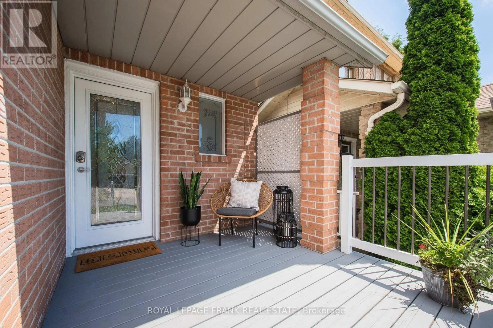 156 Overbank Drive, Oshawa, Ontario  L1J 7Y5 - Photo 2 - E12303876