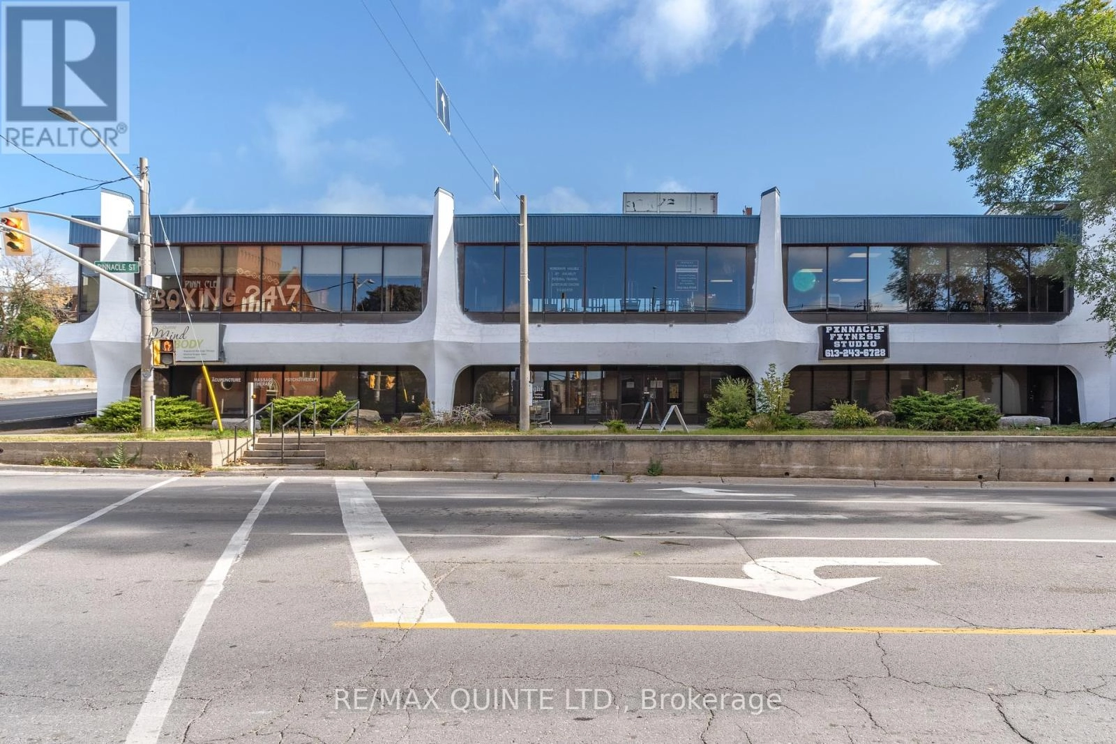257 Pinnacle Street, Belleville, Ontario  K8N 3B2 - Photo 2 - X12304306