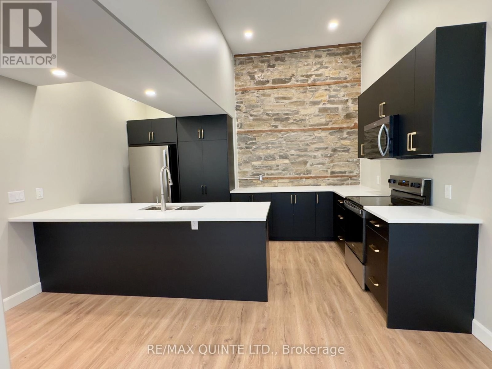 3 - 330 Victoria Street, Tweed, Ontario  K0K 3J0 - Photo 1 - X12302243