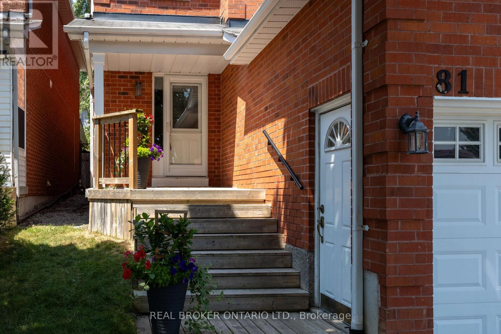 81 Mccrimmon Crescent, Clarington, Ontario  L1C 4N3 - Photo 3 - E12305423