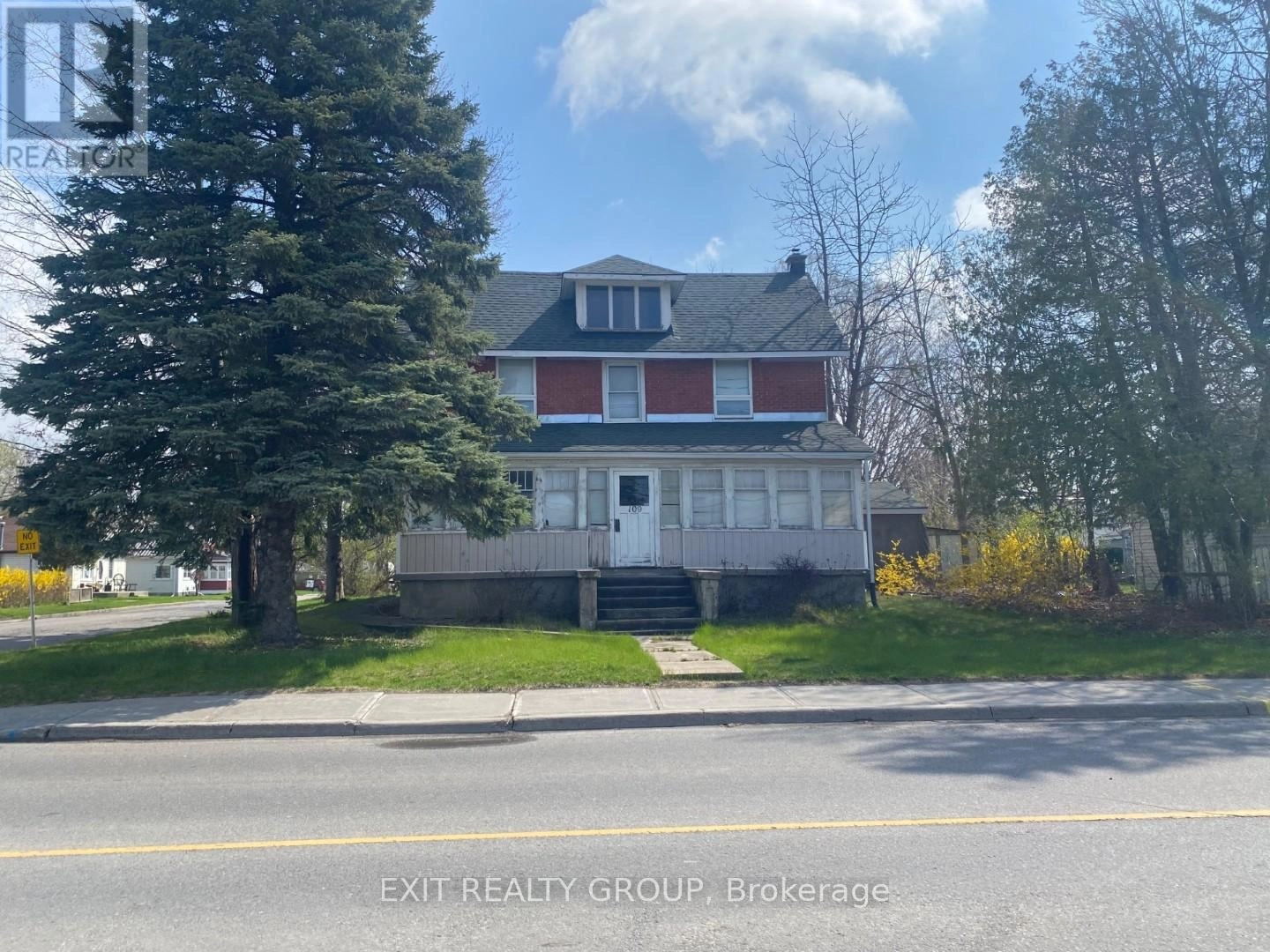 109 West Street, Quinte West, Ontario  K8V 2M3 - Photo 1 - X12305559