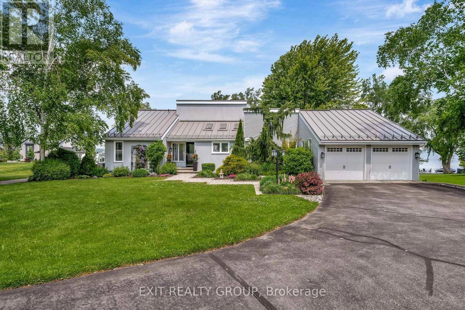652 County Rd 3, Prince Edward County, Ontario  K8N 4Z1 - Photo 3 - X12305725