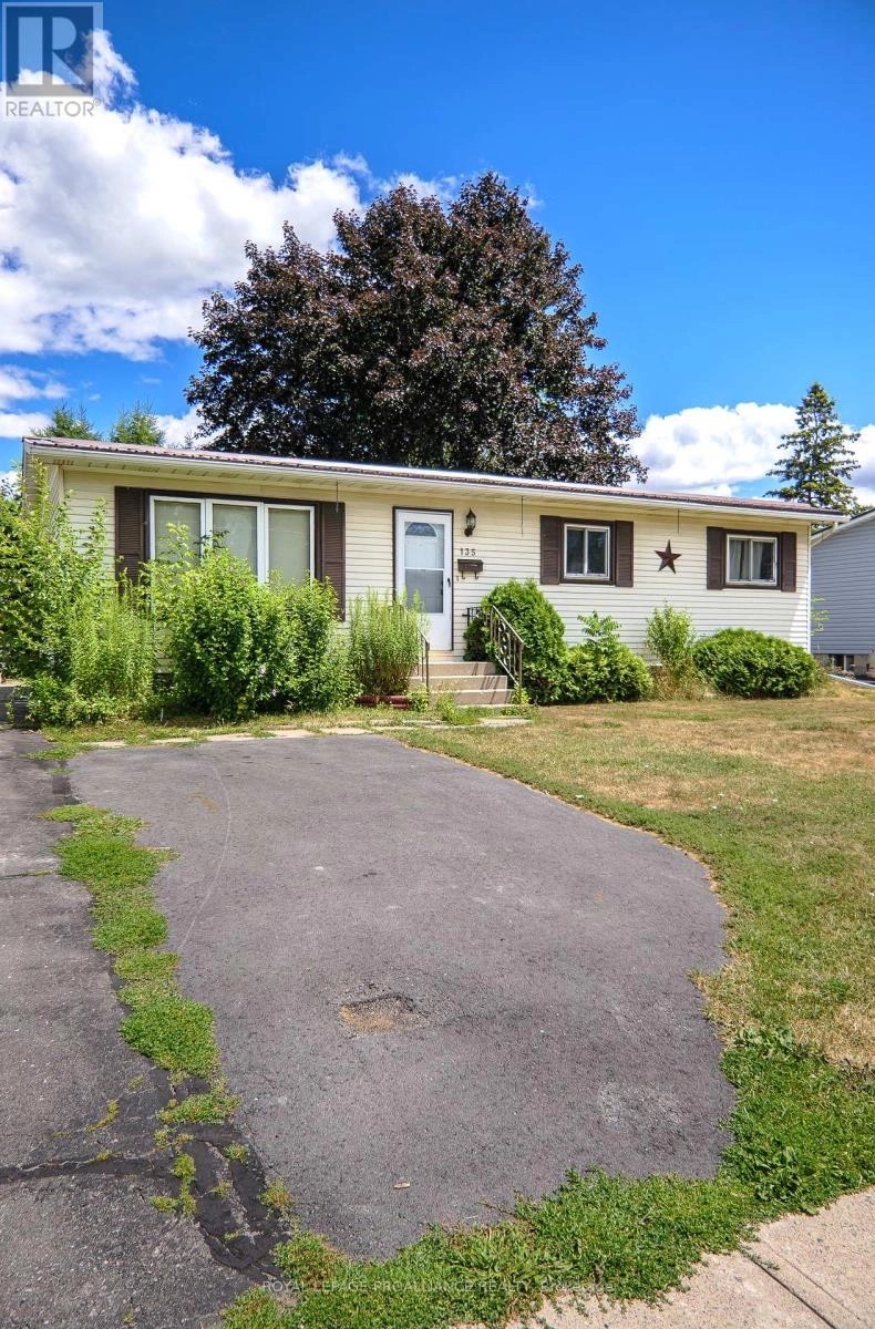 135 Reid Street, Quinte West, Ontario  K8V 5W2 - Photo 3 - X12305778