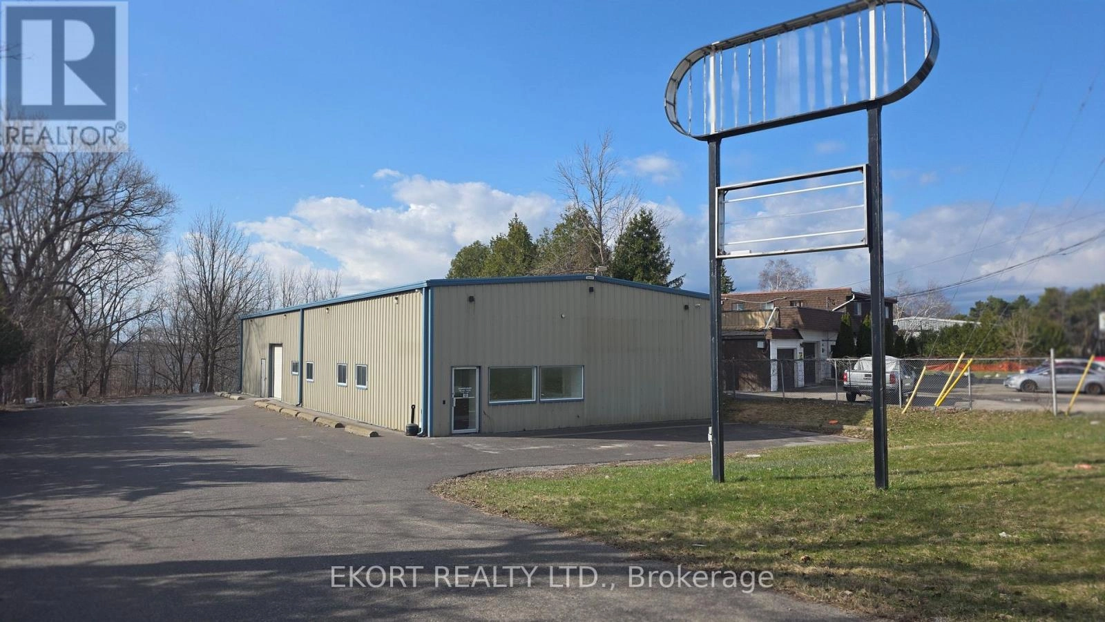542 Old Hwy 2, Quinte West, Ontario  K8V 5P5 - Photo 1 - X12305790