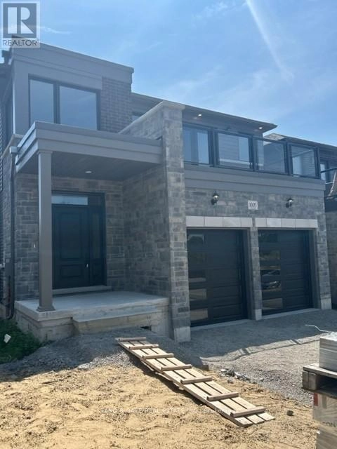 1005 Queensdale Avenue, Oshawa, Ontario  L1H 1H4 - Photo 2 - E12072948