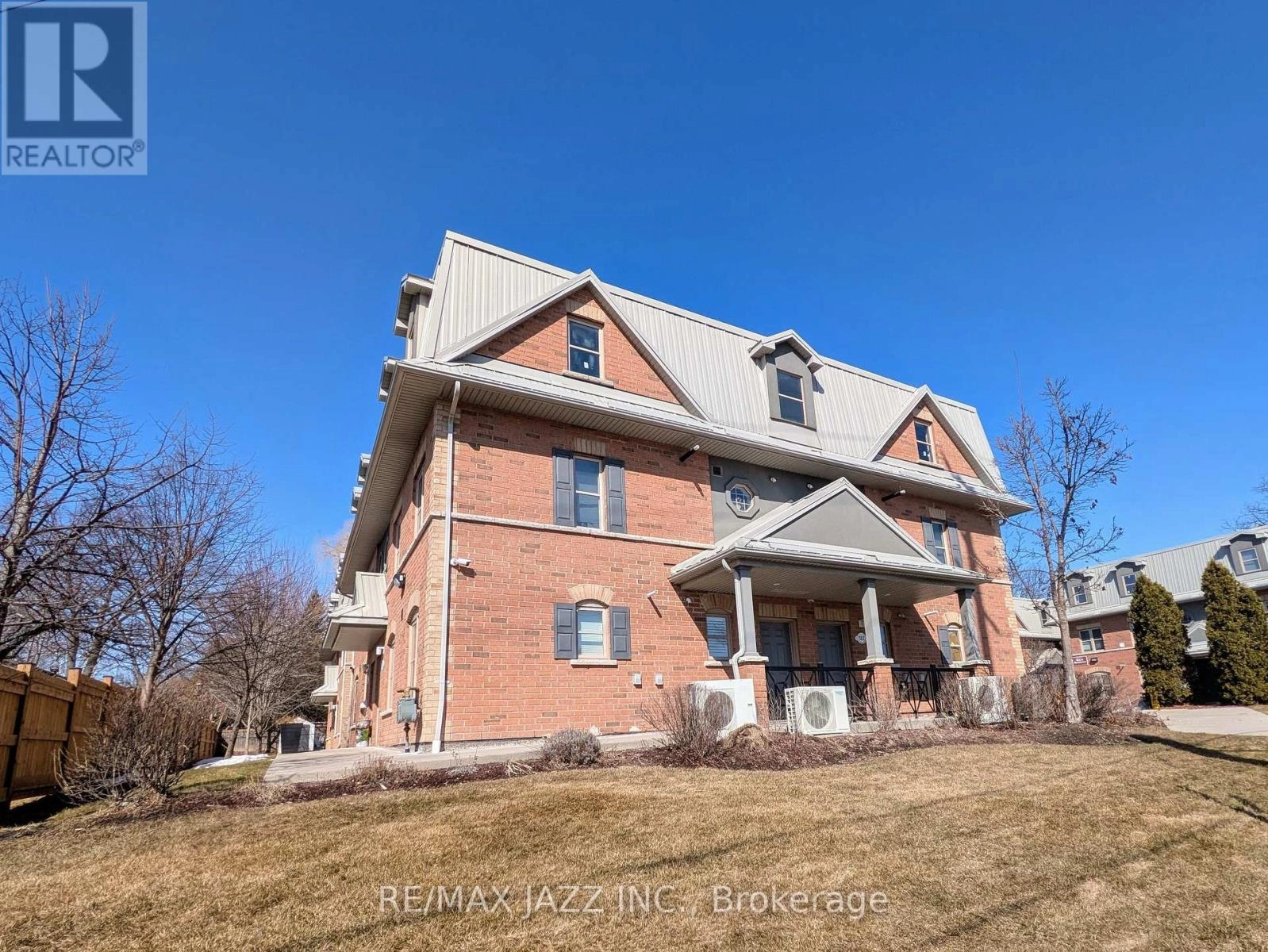 204 - 760 King Street E, Oshawa, Ontario  L1H 1G9 - Photo 1 - E12304554