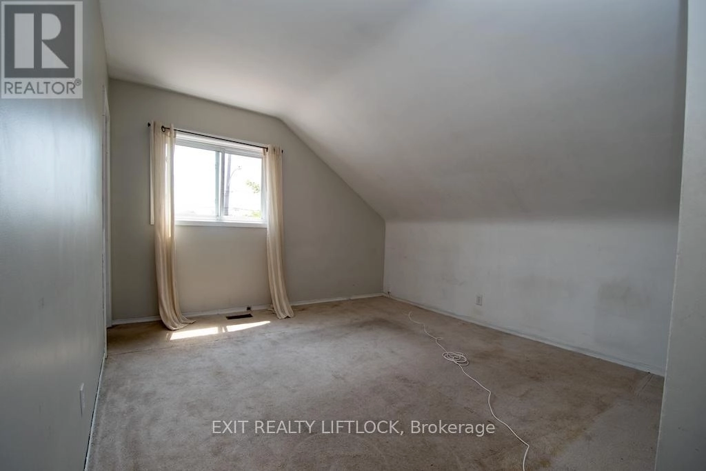 618 Brown Street, Peterborough Central, Ontario  K9J 4K5 - Photo 2 - X12306836