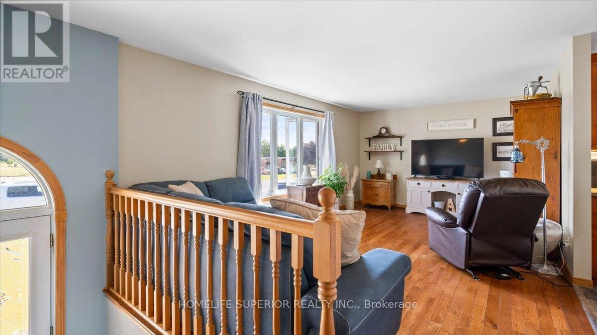 126 Newkirk Boulevard, Bancroft, Ontario  K0L 1C0 - Photo 3 - X12306865