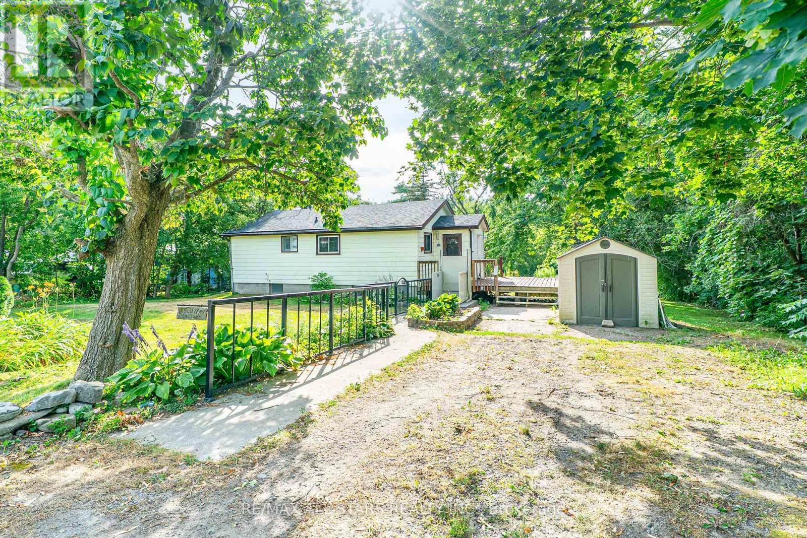122 Cameron Drive, Kawartha Lakes, Ontario  K0M 1G0 - Photo 2 - X12306919