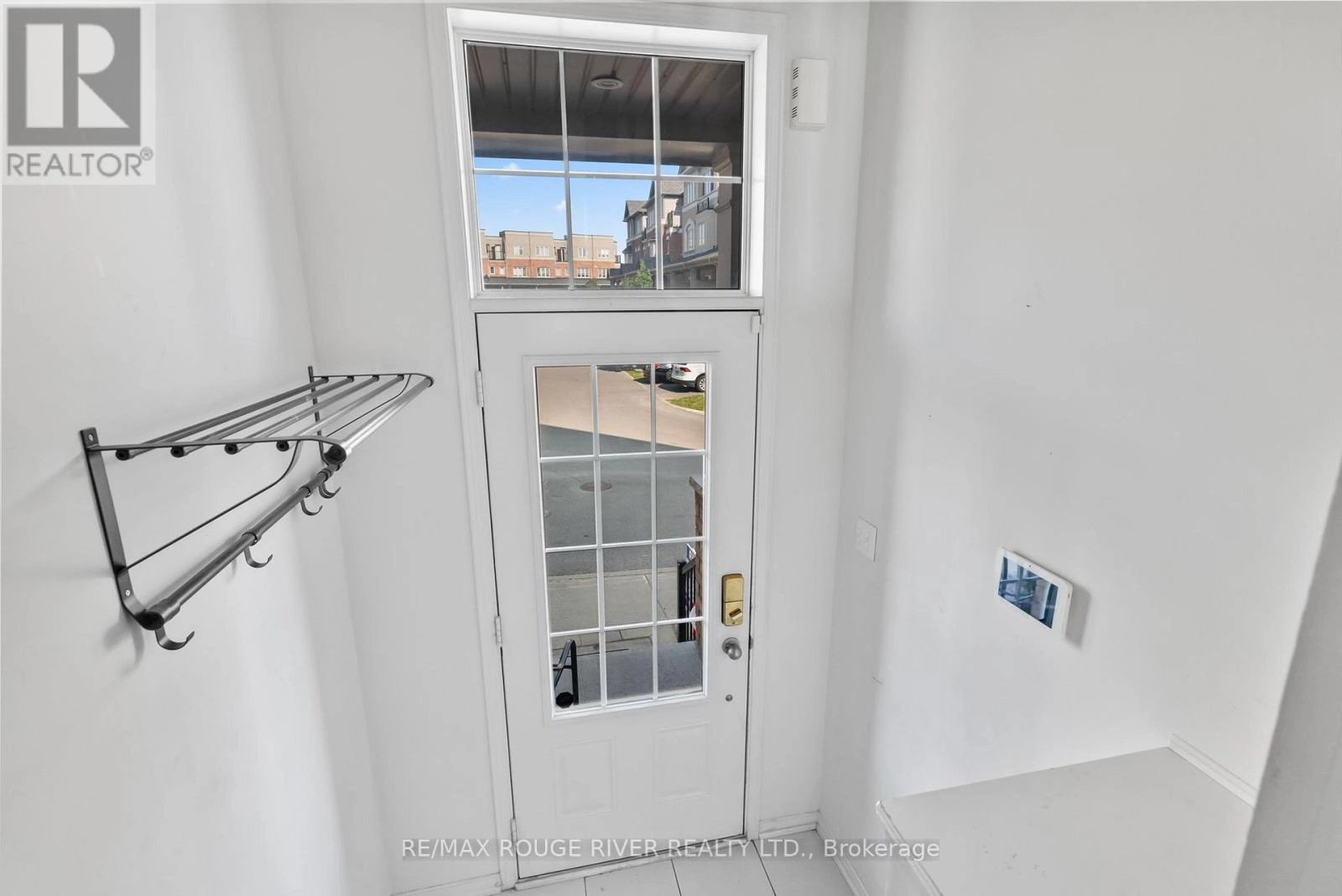 2446 Bromus Path, Oshawa, Ontario  L1L 0K6 - Photo 2 - E12307214