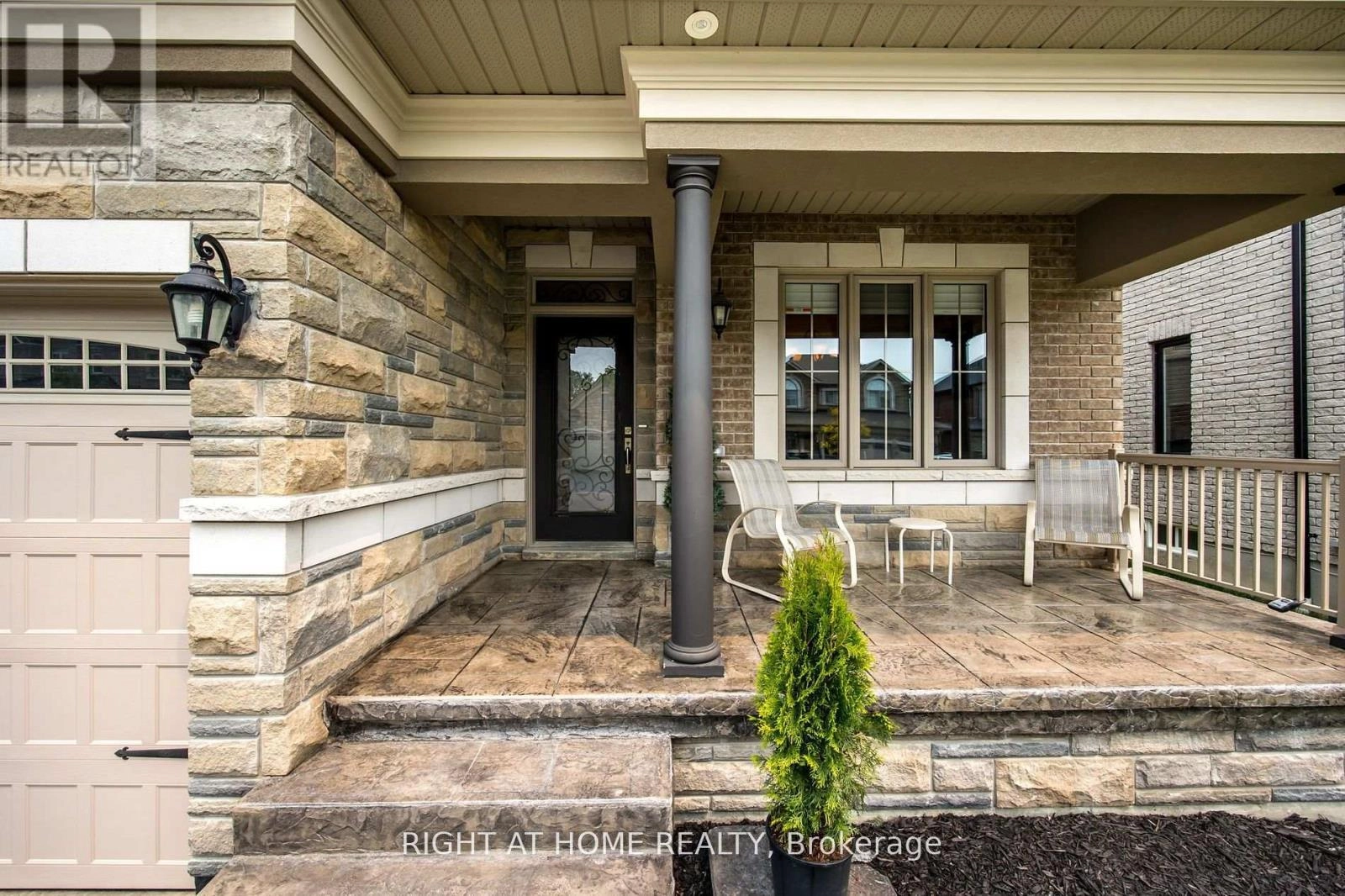 25 Charterhouse Drive N, Whitby, Ontario  L1R 3R8 - Photo 3 - E12307260