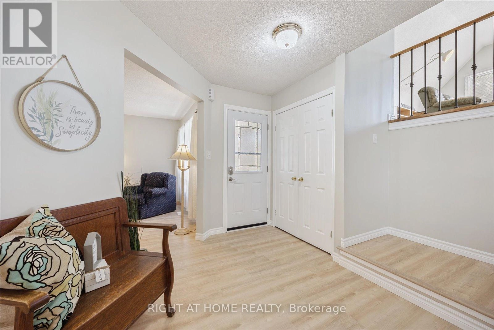 123 Ravenscroft Road, Ajax, Ontario  L1T 1X3 - Photo 2 - E12292419