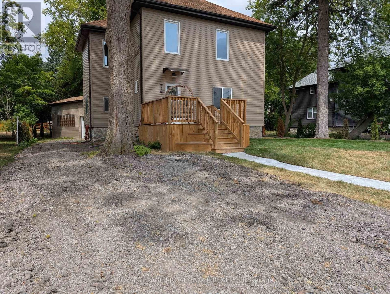 42 Highland Avenue, Belleville, Ontario  K8P 3R1 - Photo 3 - X12282780