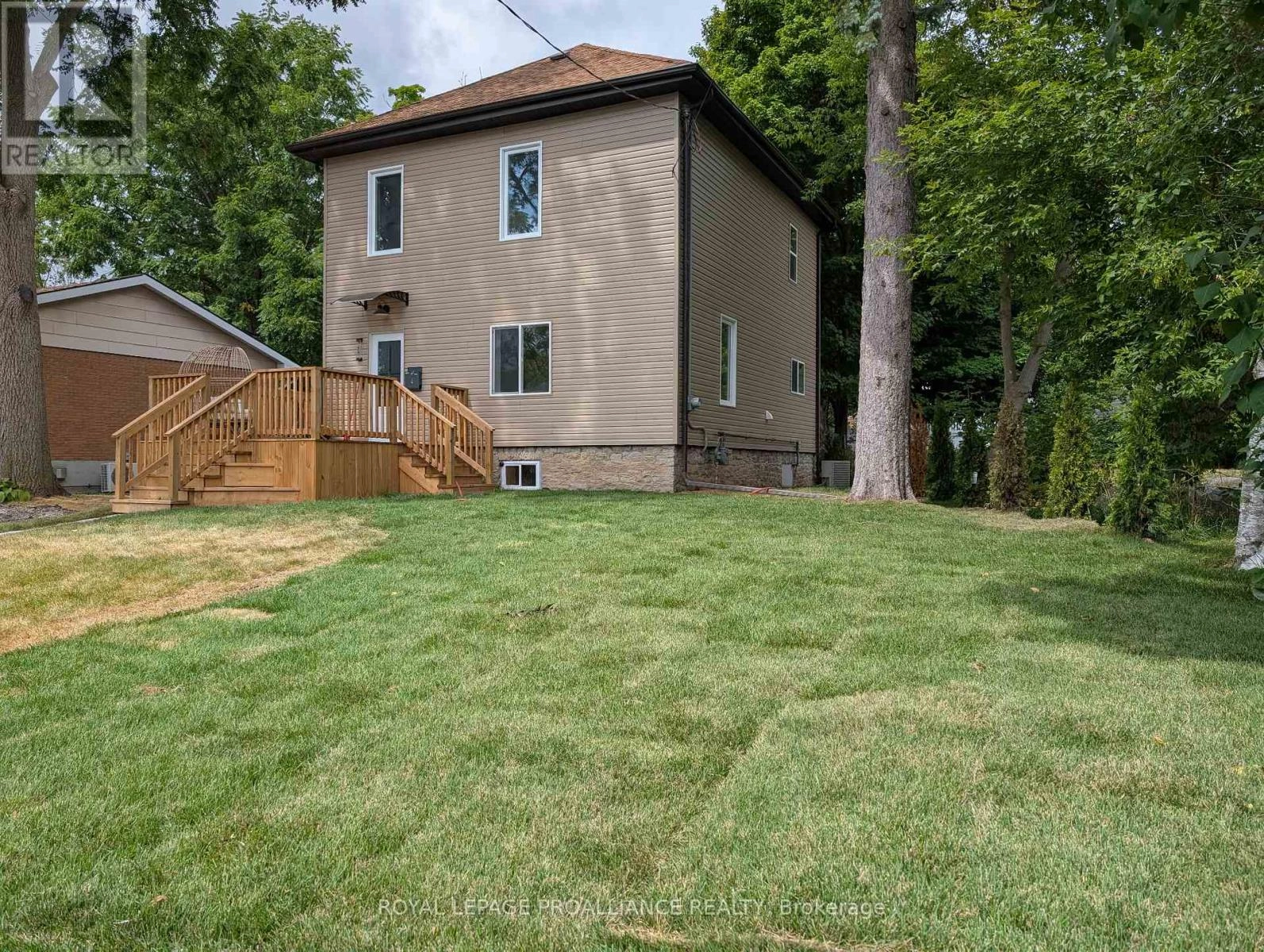 42 Highland Avenue, Belleville, Ontario  K8P 3R1 - Photo 1 - X12282780