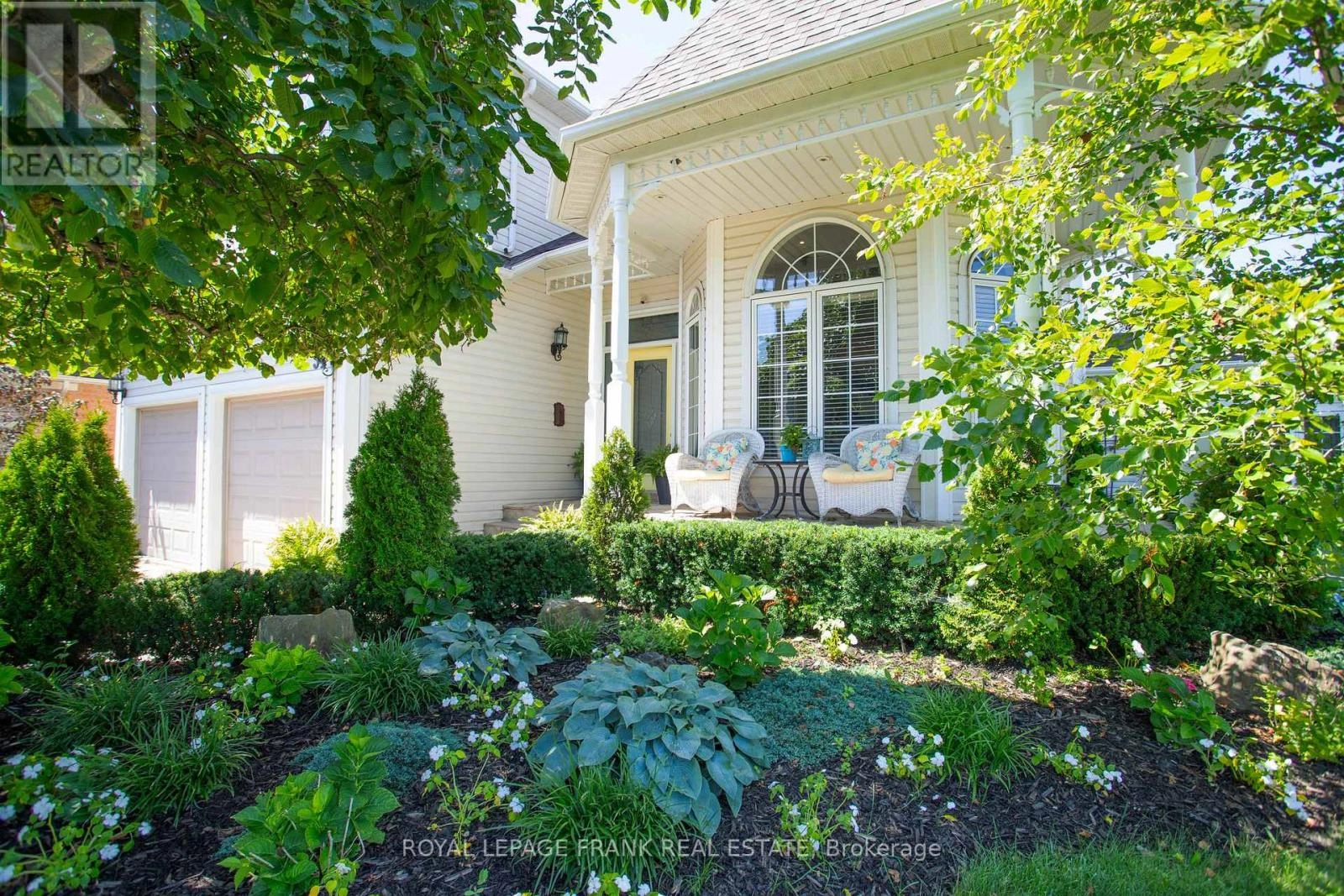 54 Selkirk Drive, Whitby, Ontario  L1M 2E6 - Photo 2 - E12307529
