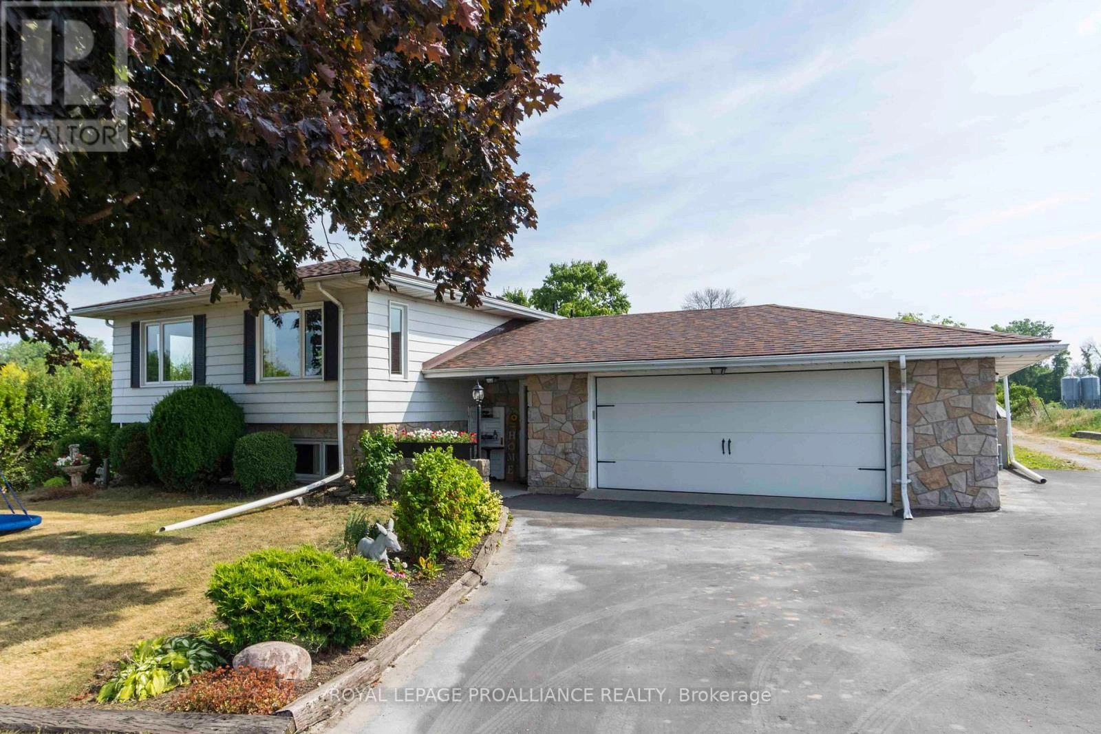 37 Dempsey Road, Prince Edward County, Ontario  K0K 1L0 - Photo 1 - X12307749