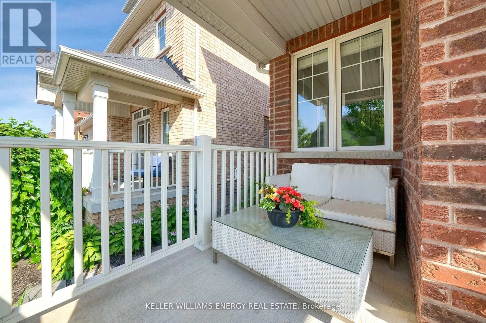 79 Sumersford Drive, Clarington, Ontario  L1C 0P5 - Photo 3 - E12308098