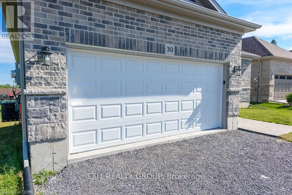 30 Gardiner Street, Belleville, Ontario  K8N 0L8 - Photo 2 - X12308220