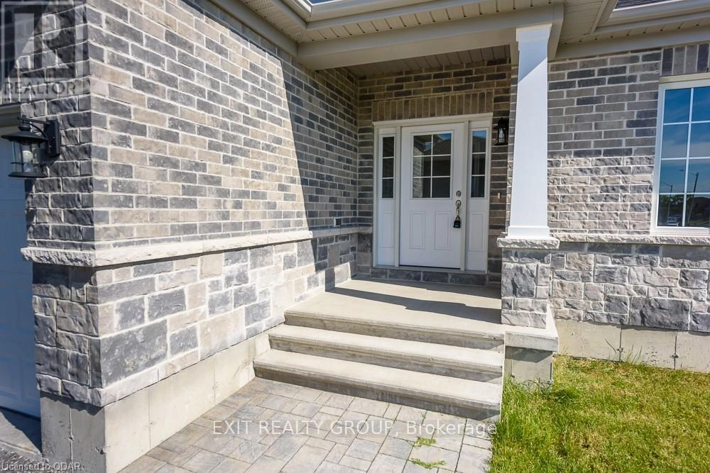 30 Gardiner Street, Belleville, Ontario  K8N 0L8 - Photo 3 - X12308220