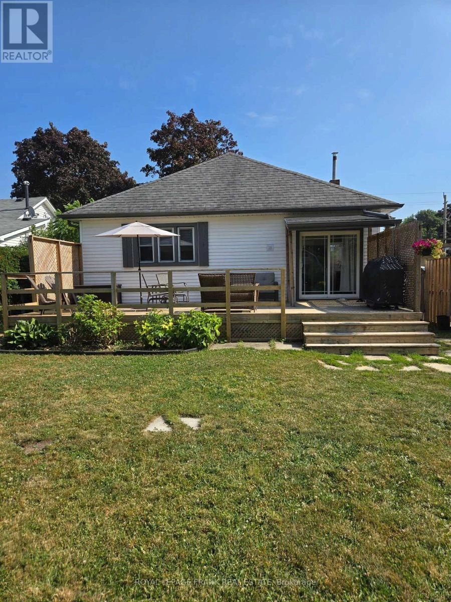 78 Queen Street, Kawartha Lakes, Ontario  K9V 1G4 - Photo 3 - X12308227