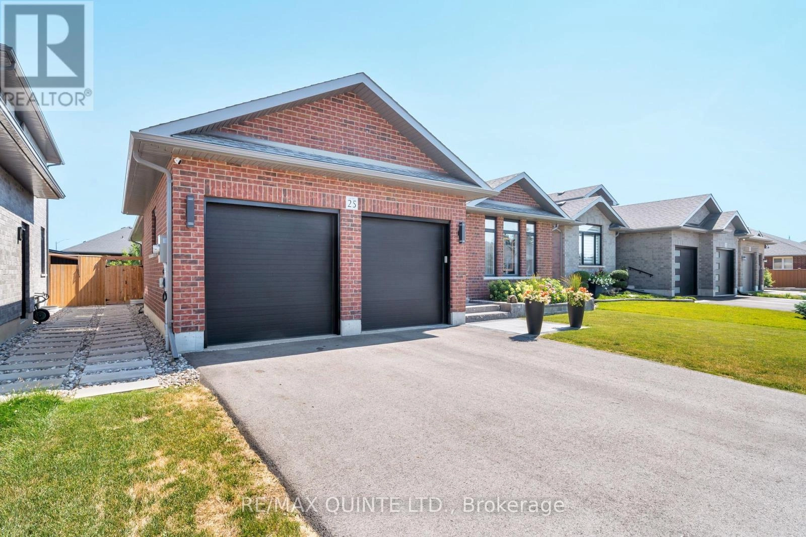 25 Wims Way, Belleville, Ontario  K8N 0H9 - Photo 2 - X12308259