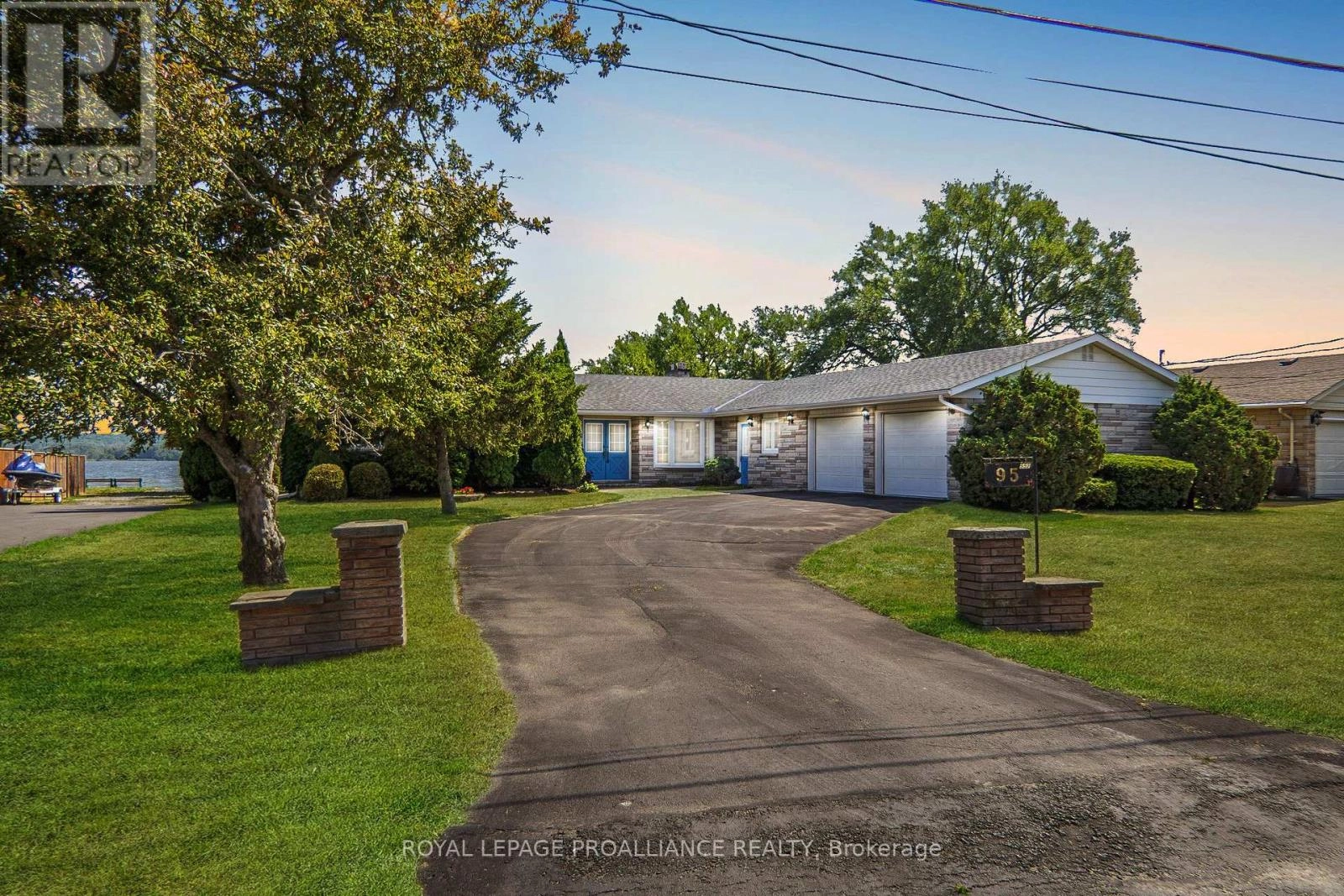 95 Baylea Drive, Quinte West, Ontario  K8V 5P5 - Photo 1 - X12308383