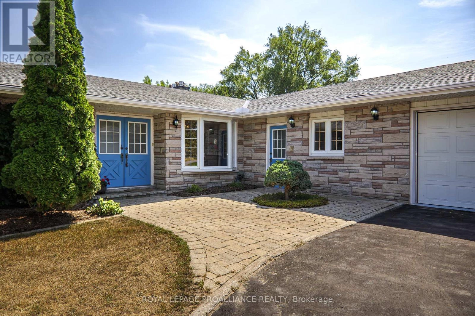 95 Baylea Drive, Quinte West, Ontario  K8V 5P5 - Photo 3 - X12308383