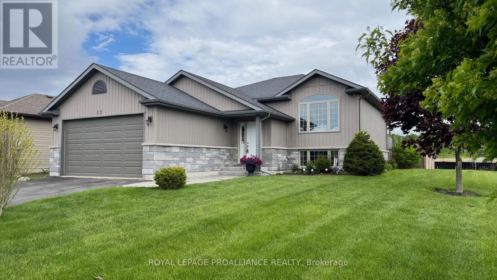 17 Pier Drive, Brighton, Ontario  K0K 1H0 - Photo 1 - X12047571