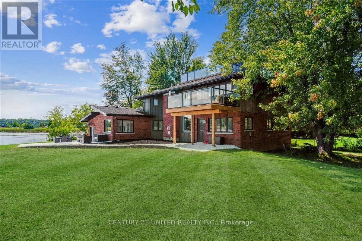 15 Bertha Street, Kawartha Lakes, Ontario  K9J 6X3 - Photo 1 - X12308481