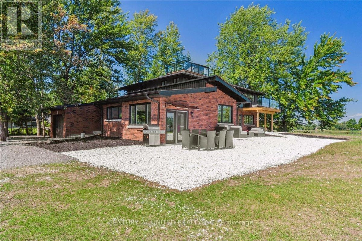 15 Bertha Street, Kawartha Lakes, Ontario  K9J 6X3 - Photo 2 - X12308481