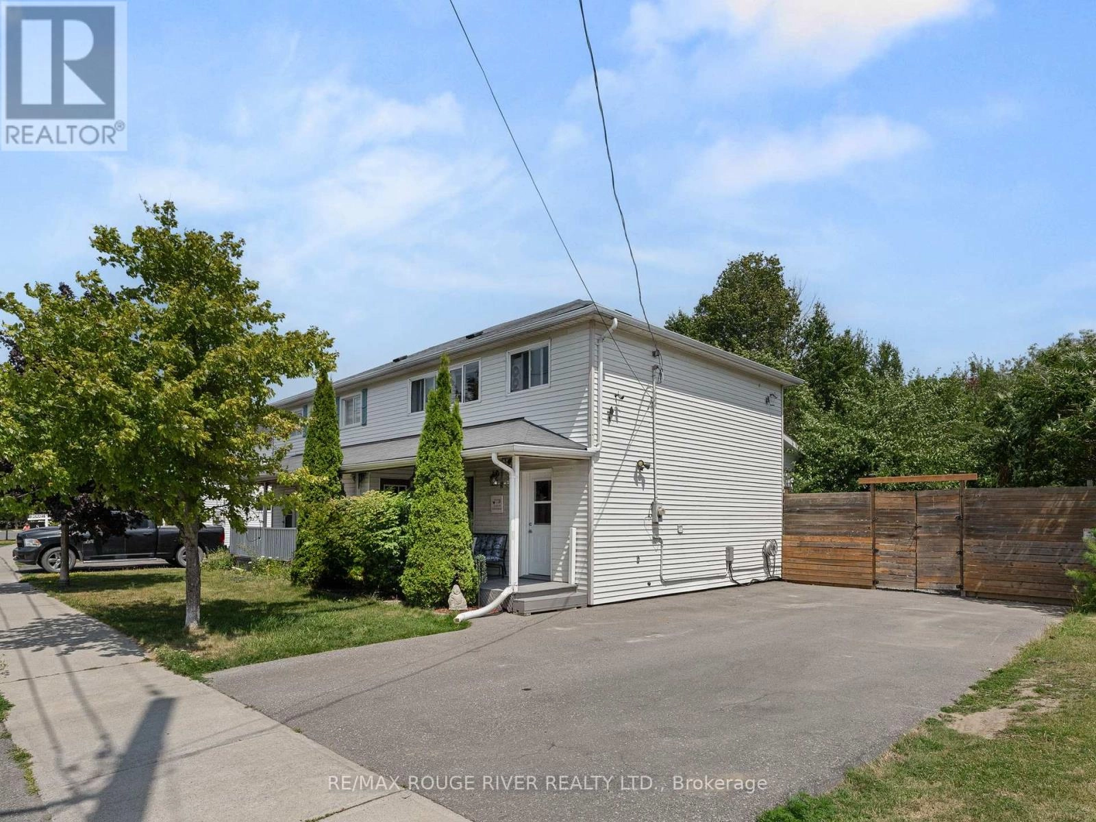 414 Alexandria Drive, Cobourg, Ontario  K9A 5T1 - Photo 2 - X12308531