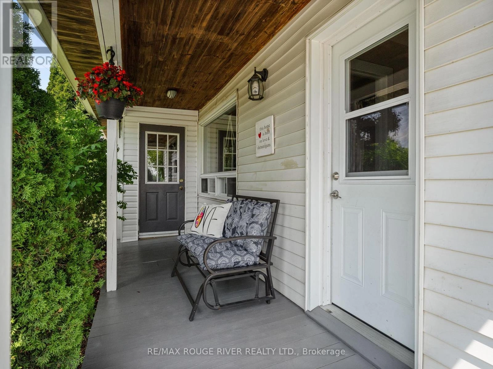 414 Alexandria Drive, Cobourg, Ontario  K9A 5T1 - Photo 3 - X12308531