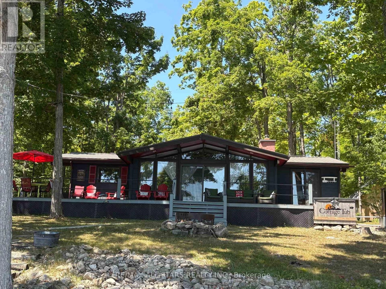 686 Grand Island Road, Kawartha Lakes, Ontario  K6H 5R7 - Photo 1 - X12310254
