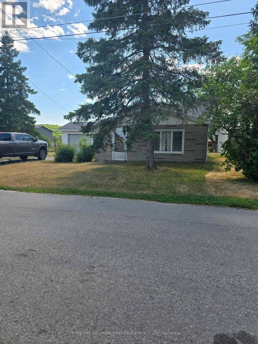 46 Diamond Street, Quinte West, Ontario  K0K 2C0 - Photo 2 - X12310260